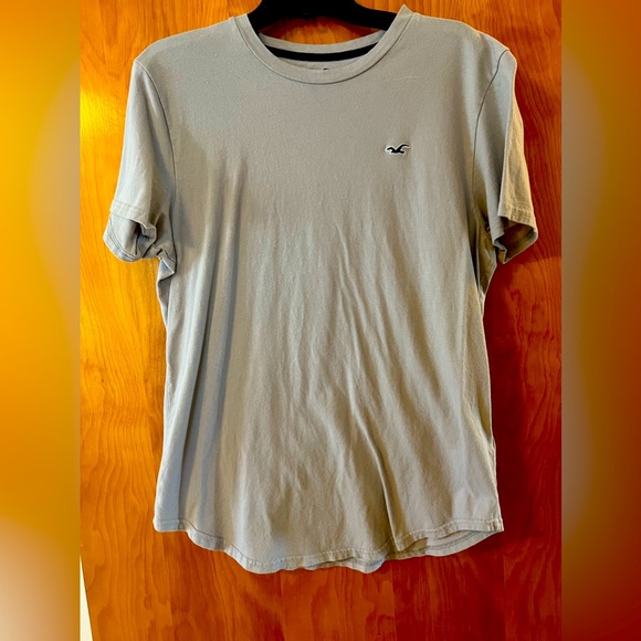 Hollister Curved Hem Tee - Picture 1 of 3